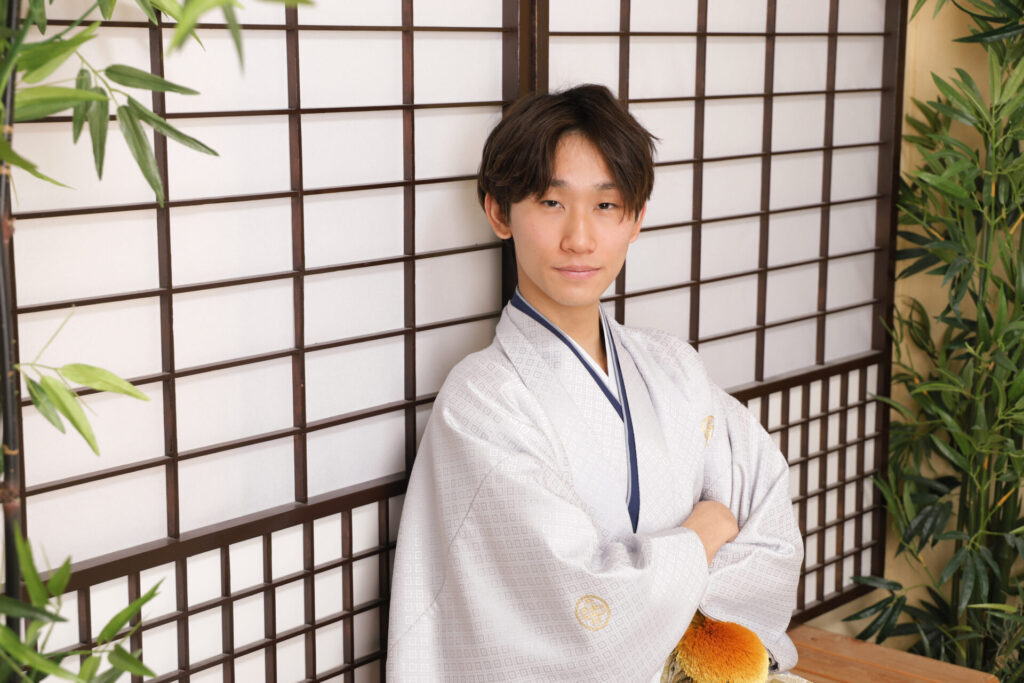 橿原市の成人式_フォトスタジオワタナベ(渡辺写真館)_橿原市_大和高田市_桜井市_男性成人_袴_スタジオ撮影_写真_前撮り_後撮り