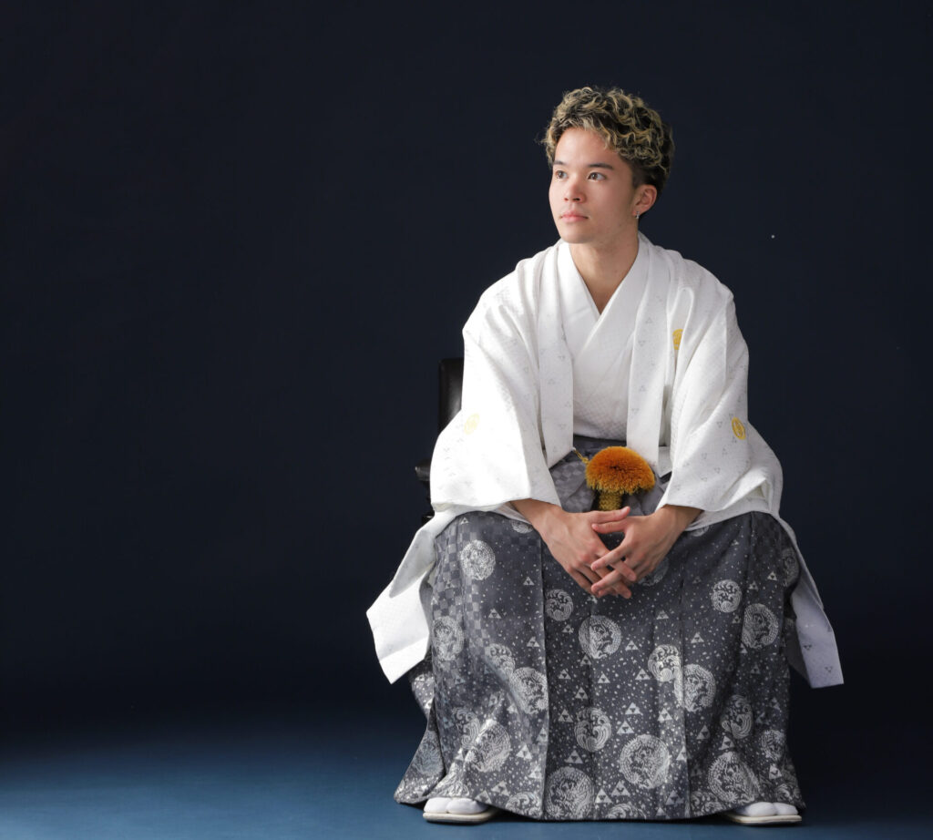 橿原市の成人式_フォトスタジオワタナベ(渡辺写真館)_橿原市_大和高田市_桜井市_男性成人_袴_スタジオ撮影_写真_前撮り_後撮り