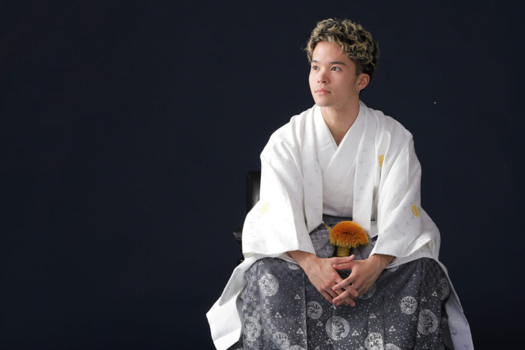 橿原市の成人式_フォトスタジオワタナベ(渡辺写真館)_橿原市_大和高田市_桜井市_男性成人_袴_スタジオ撮影_写真_前撮り_後撮り